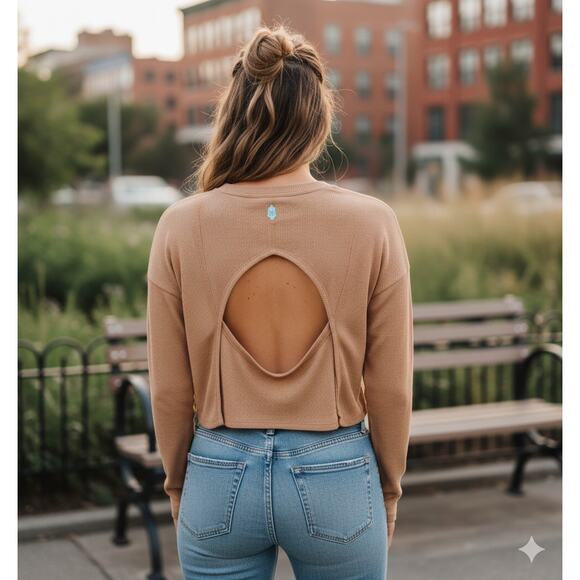 Free People Movement Women Medium Beige Ribbed Cropped Cutout Long Sleeve Tshirt - Picture 3 of 7